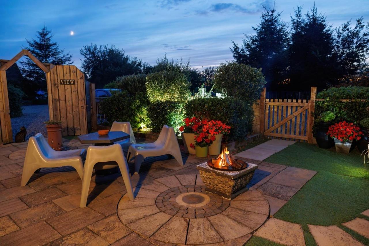 Lincoln Holiday Retreat View With Private Hot Tub Bagian luar foto